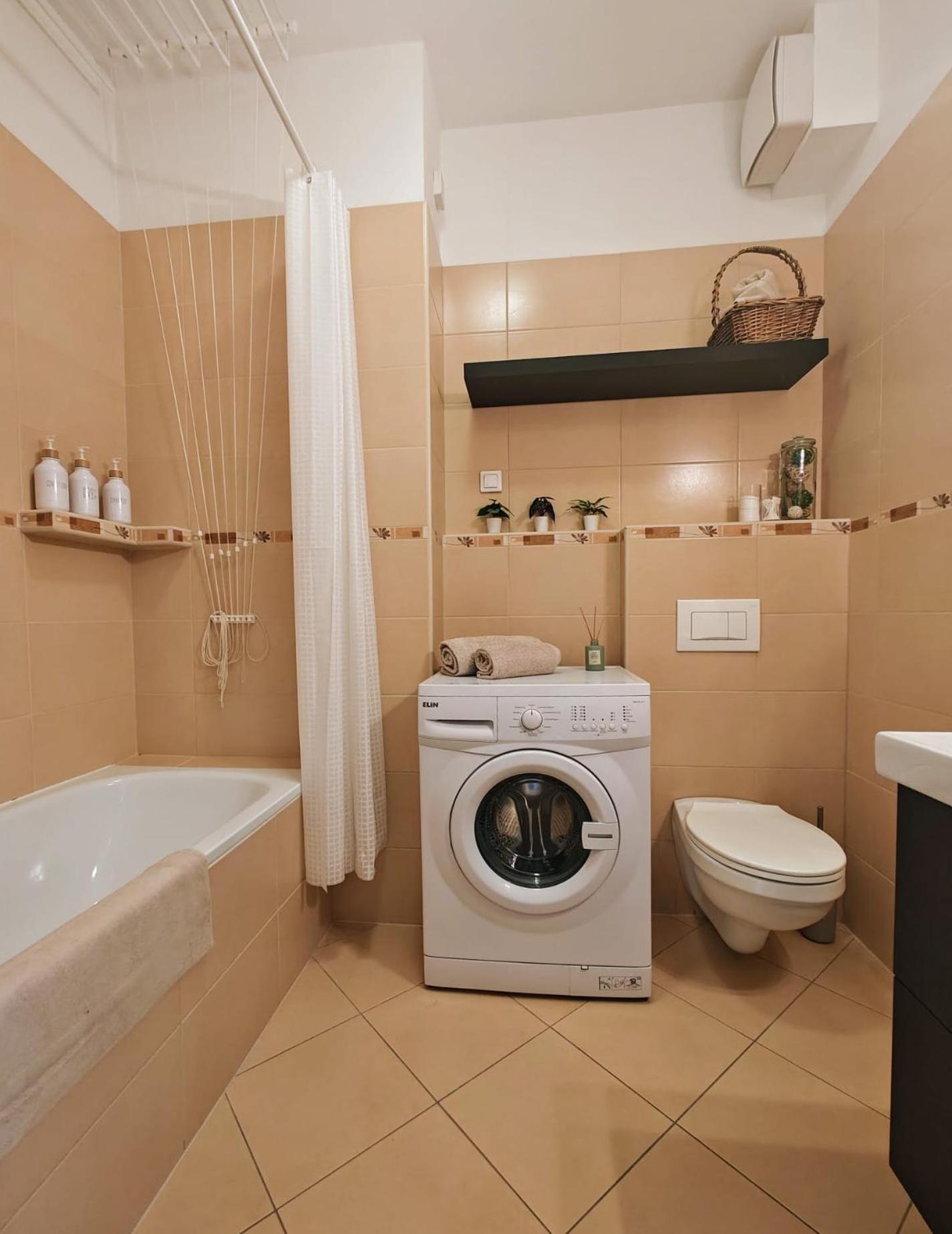 Green City Apartment Budapest - Free Garage, Ac, Balcony, Wi-Fi Budapeste Exterior foto