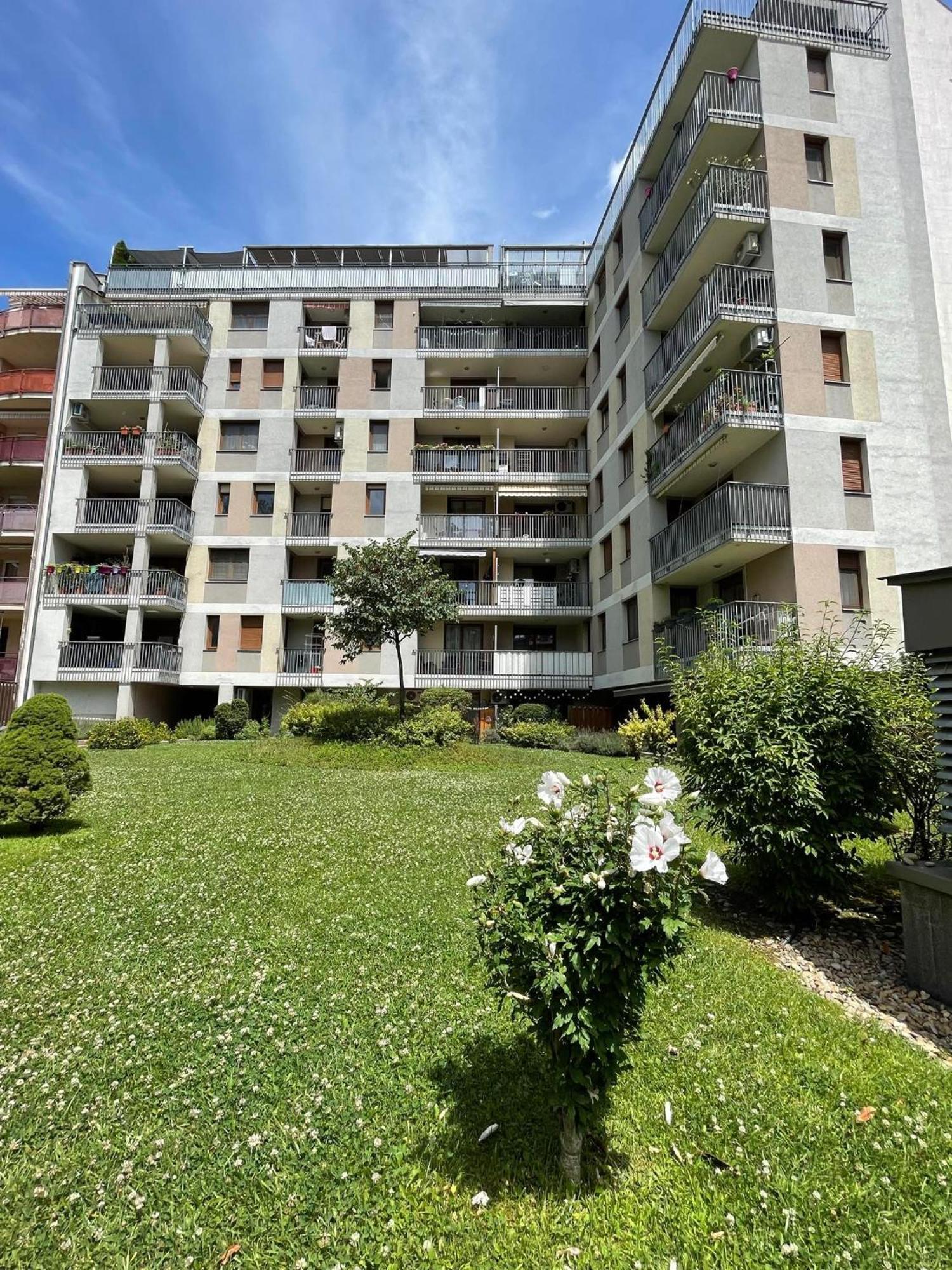 Green City Apartment Budapest - Free Garage, Ac, Balcony, Wi-Fi Budapeste Exterior foto